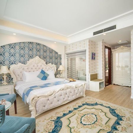 Royal Beach Hotel Danang Exterior photo