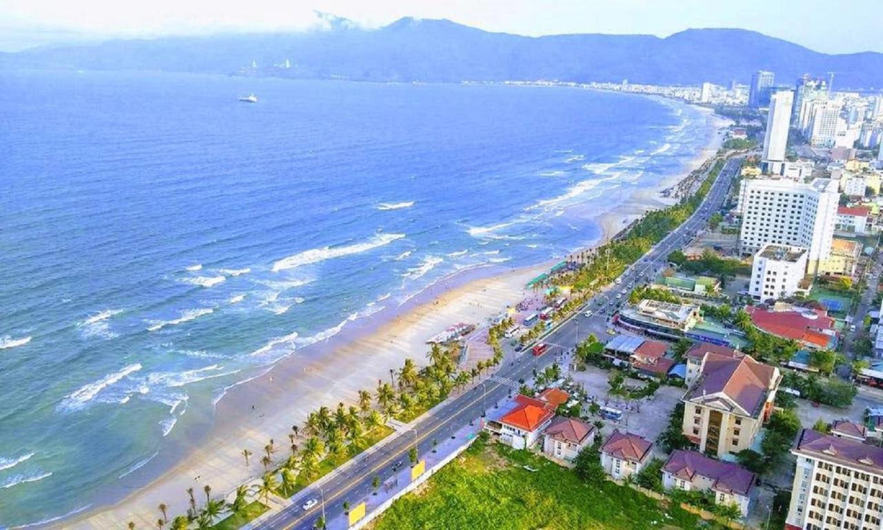 Royal Beach Hotel Danang Exterior photo