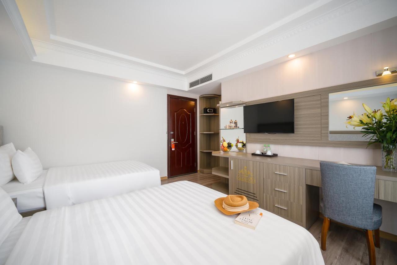 Royal Beach Hotel Danang Exterior photo