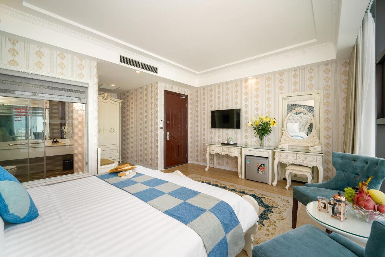 Royal Beach Hotel Danang Exterior photo