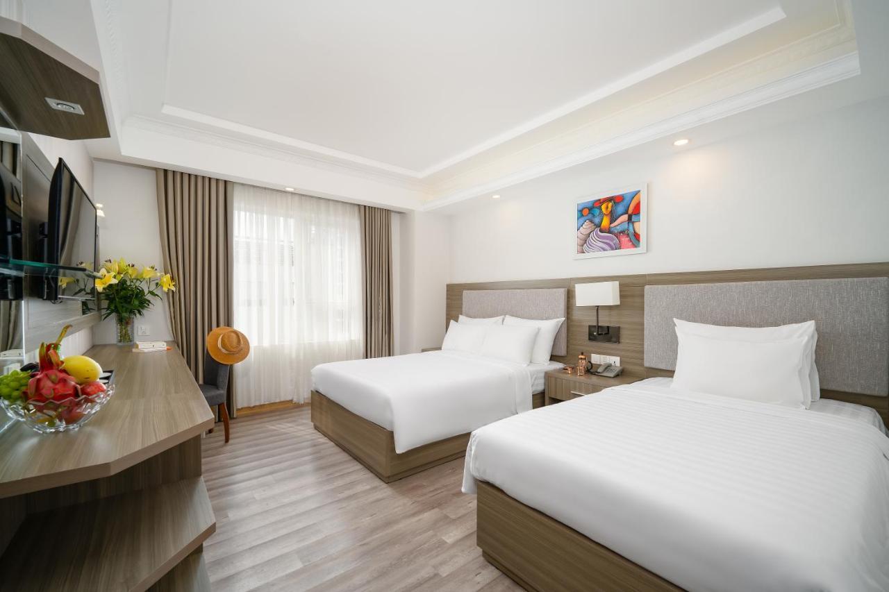 Royal Beach Hotel Danang Exterior photo
