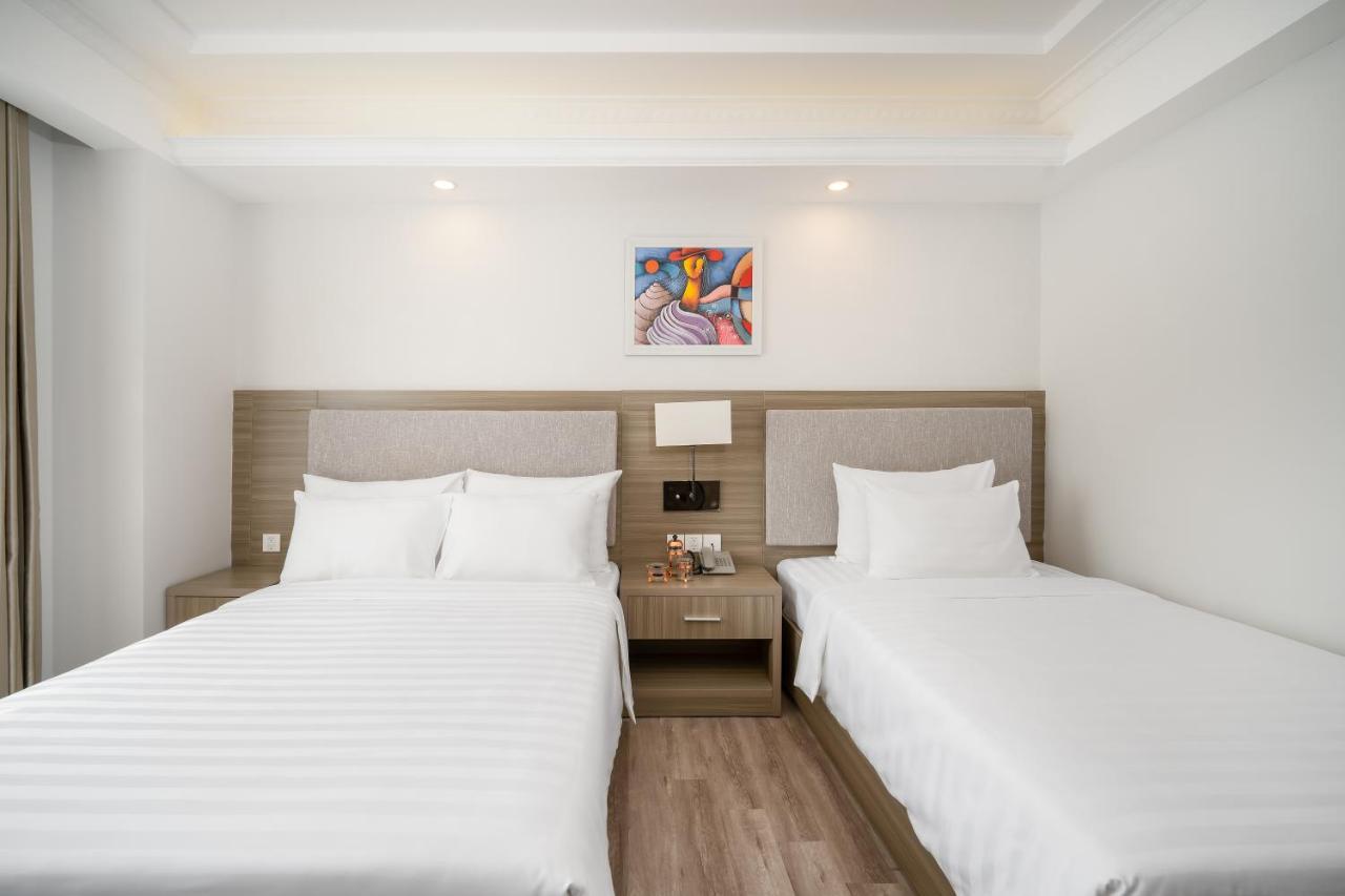 Royal Beach Hotel Danang Exterior photo
