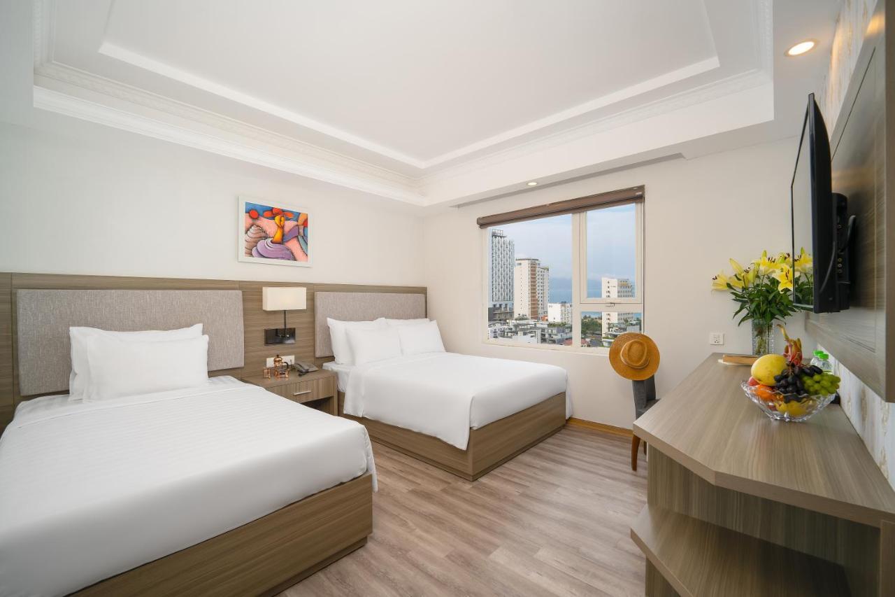 Royal Beach Hotel Danang Exterior photo